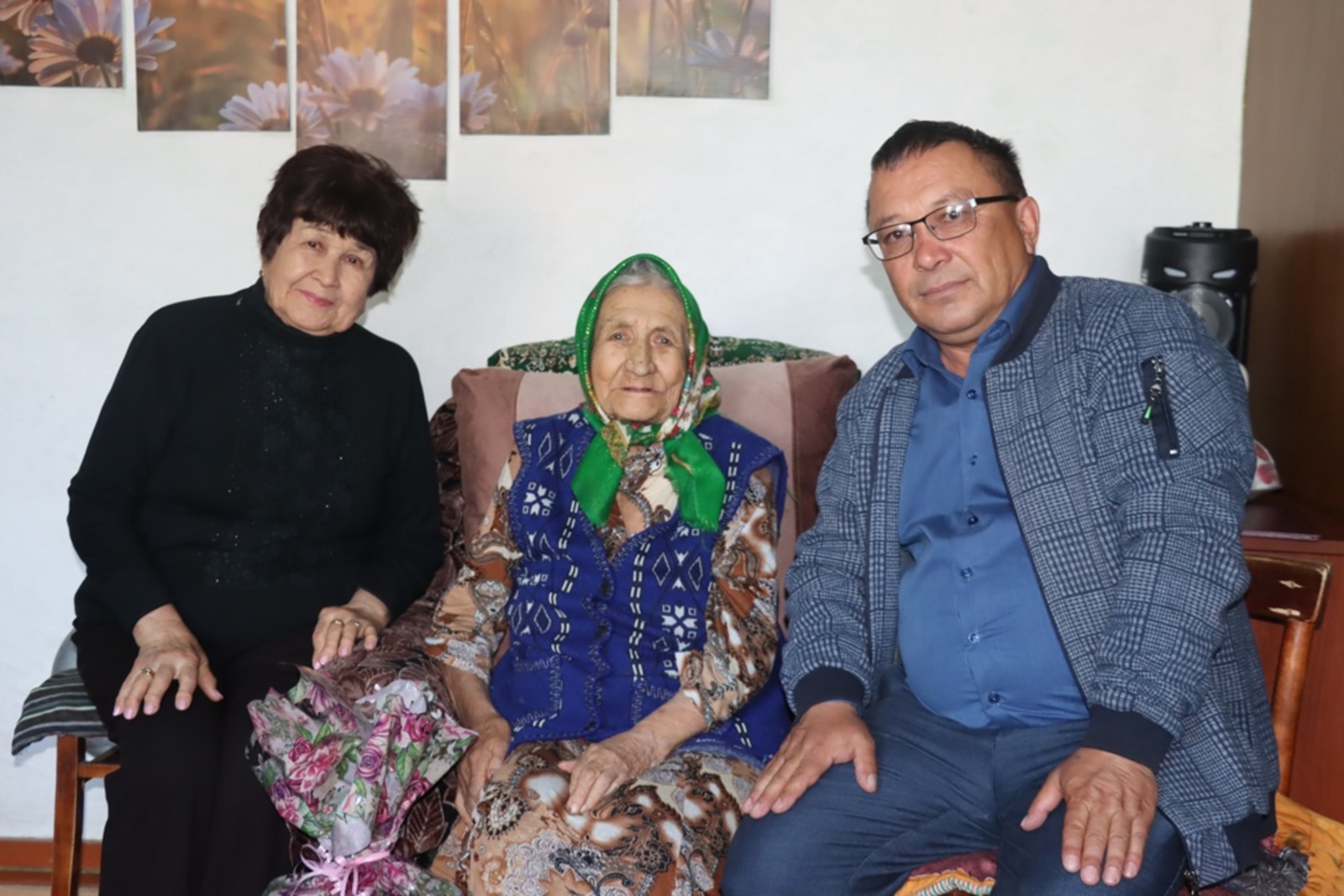 Ағинәйгә - 90 йәш