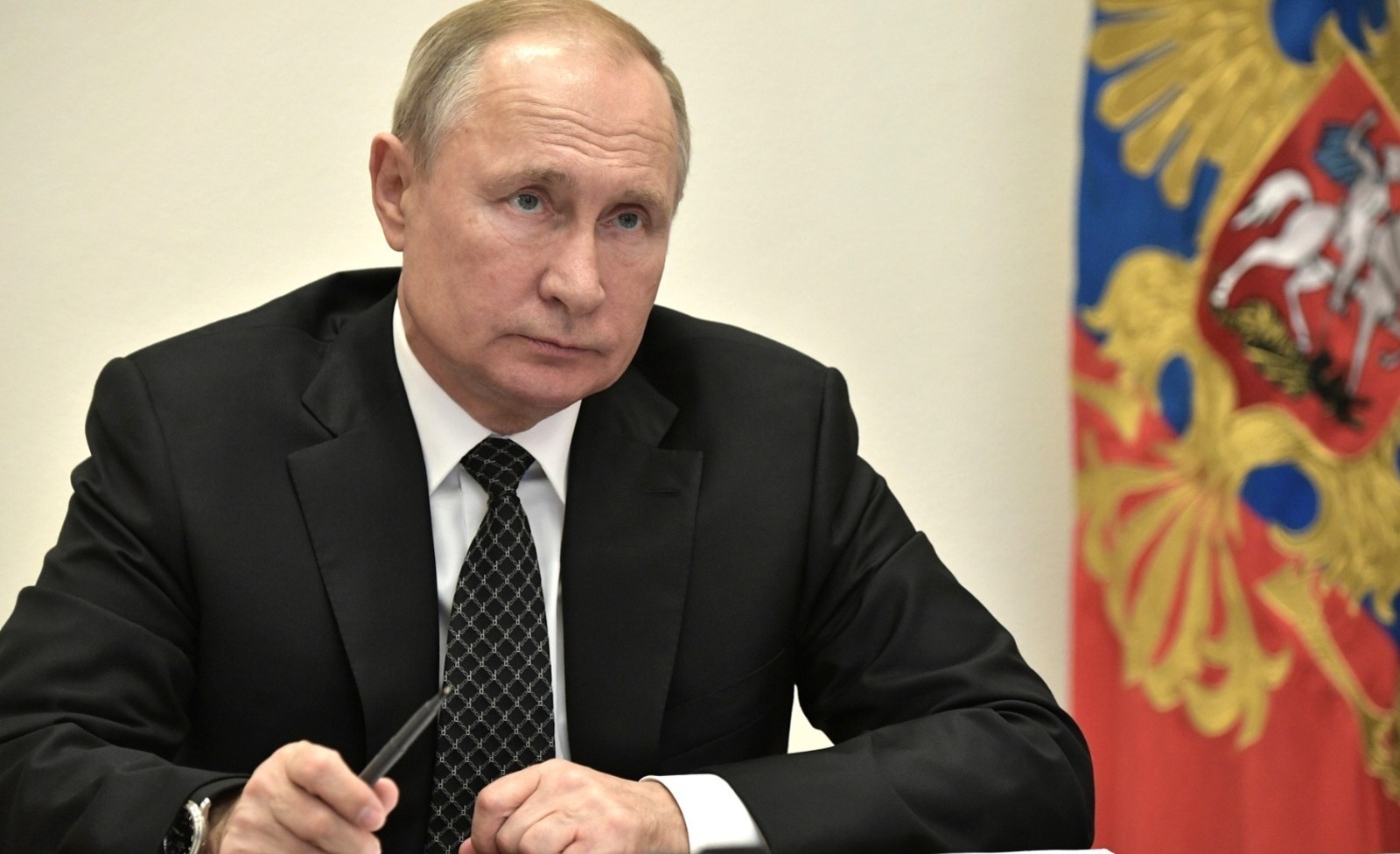 Владимир Путин ҡайһы бер пенсияларҙы ғаризаһыҙ тәғәйенләү тәртибе тураһында законға ҡул ҡуйҙы