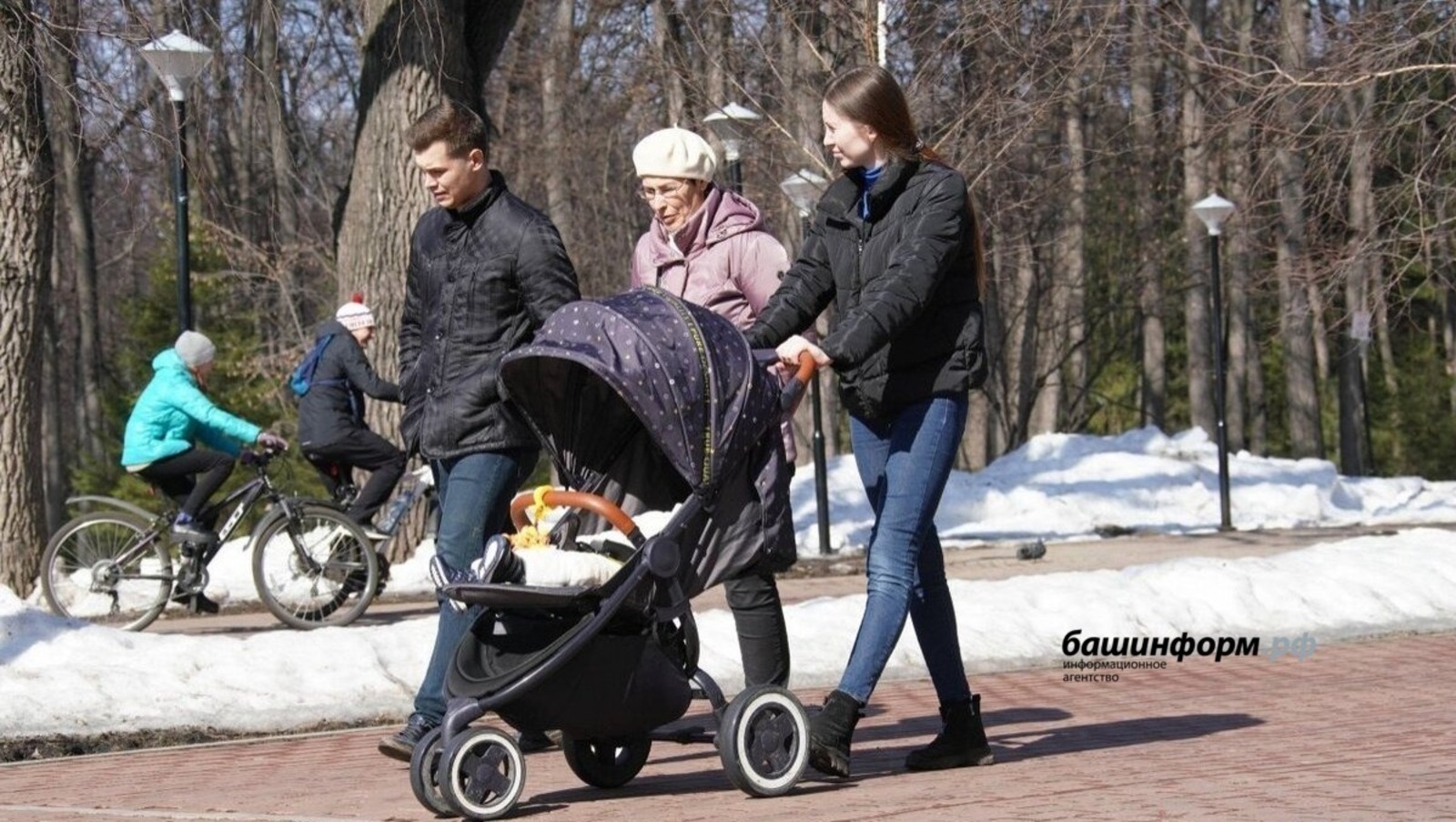 Республикала балалы ғаиләләр әсәлек капиталы аҡсаһынан арттырылған түләүҙәр ала