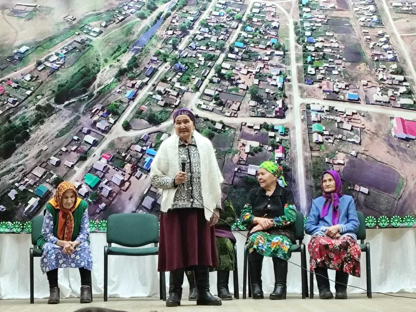 Әбүбәкерҙә һуғыш осоро балаларын һәм яугирҙарҙың әсәйҙәрен ҙурланылар