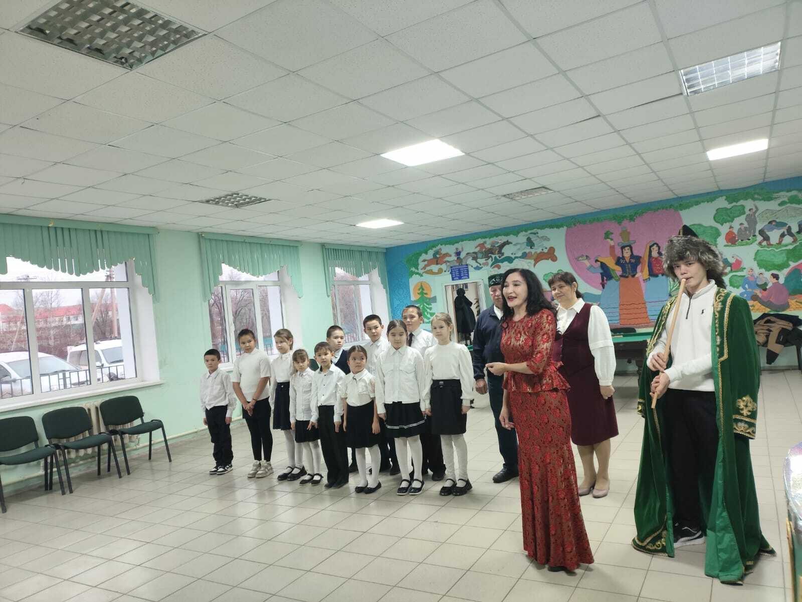 Әбүбәкерҙә һуғыш осоро балаларын һәм яугирҙарҙың әсәйҙәрен ҙурланылар