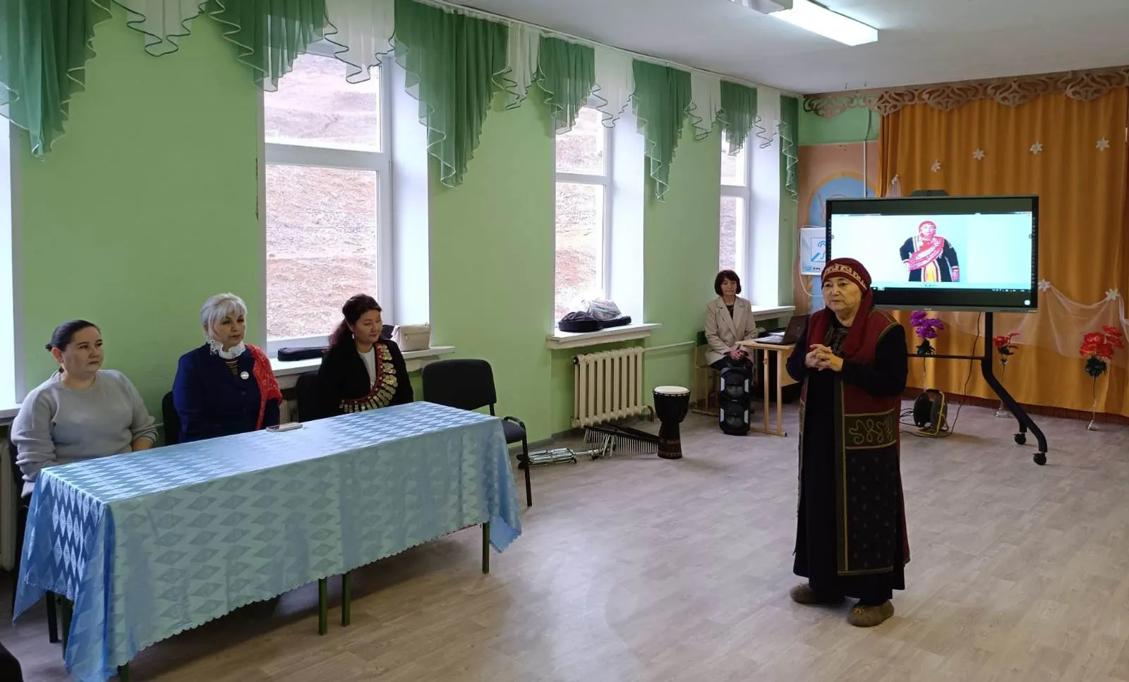 Халыҡ сәсәненән оҫталыҡ дәресе