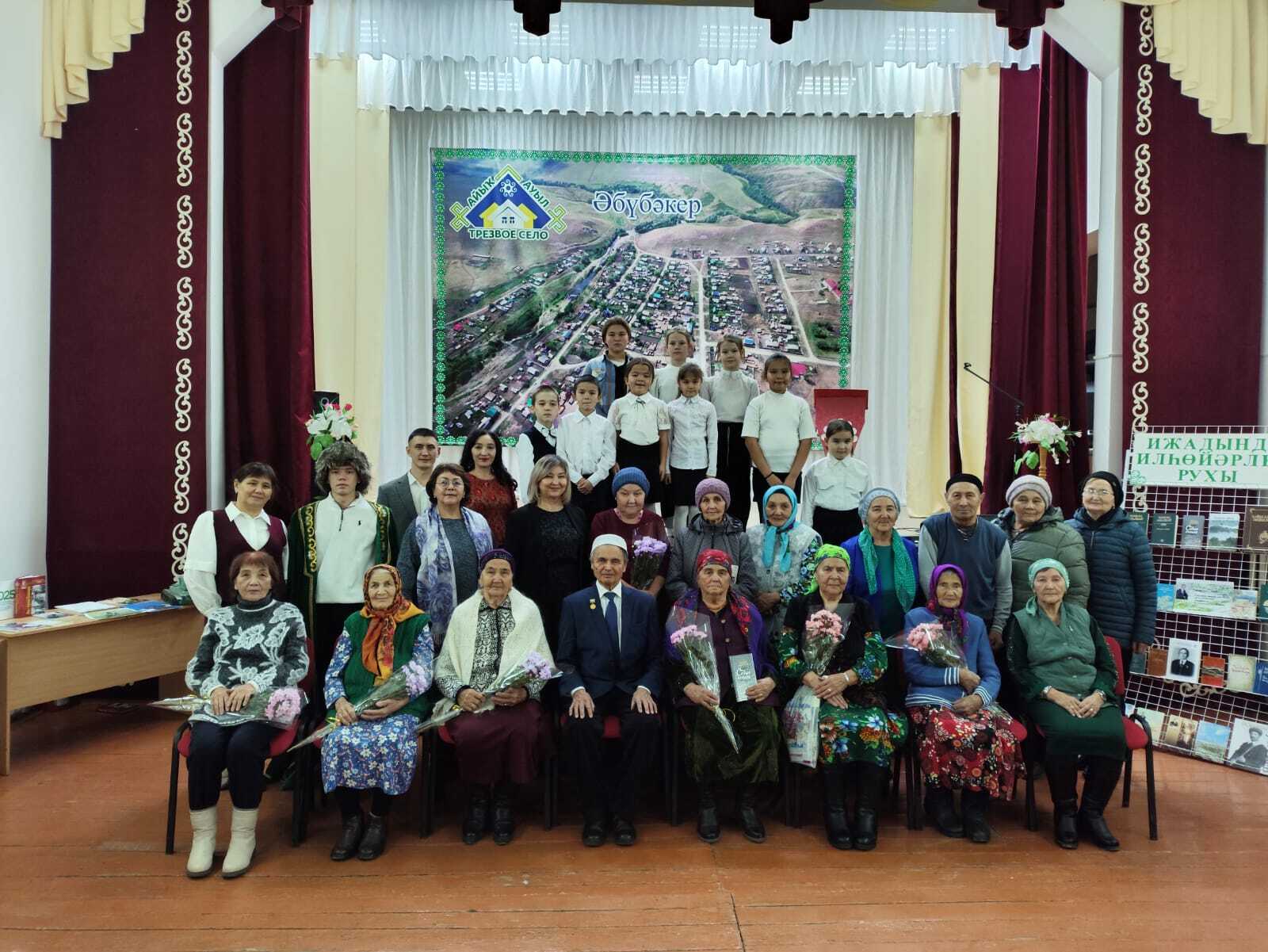 Әбүбәкерҙә һуғыш осоро балаларын һәм яугирҙарҙың әсәйҙәрен ҙурланылар