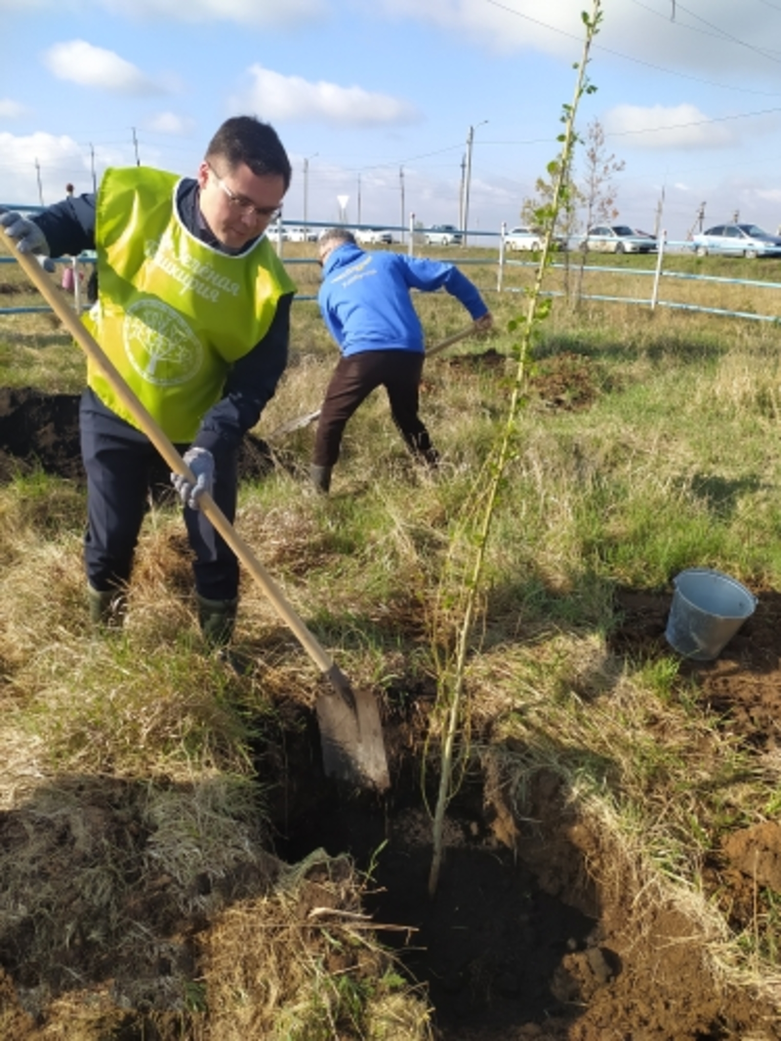 Үҙ ағасыңды ултырт