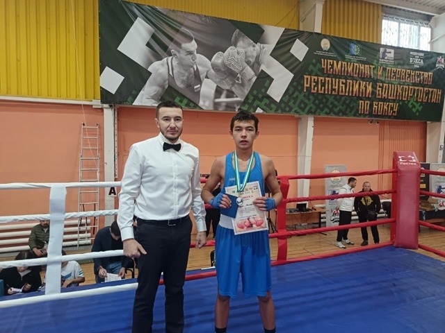 Өфө ҡалаһында бокс буйынса Башҡортостан Республикаһы чемпионатында Тамирлан Яҡупов үҙ ауырлыҡ категорияһында 3-сө урын яулаған