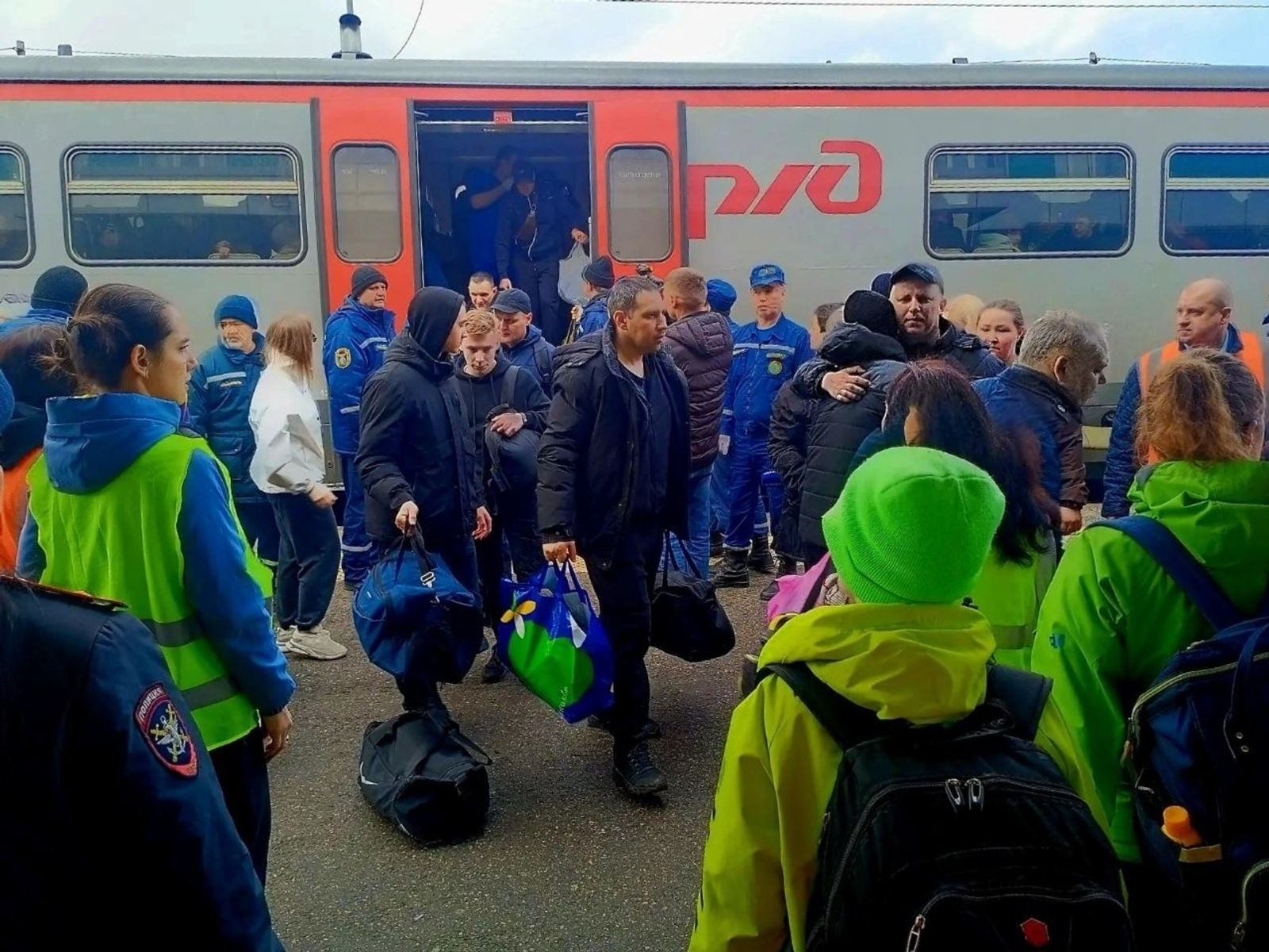 Рельстан сыҡҡан поезд пассажирҙарының күбеһен Ульяновскиға алып килгәндәр