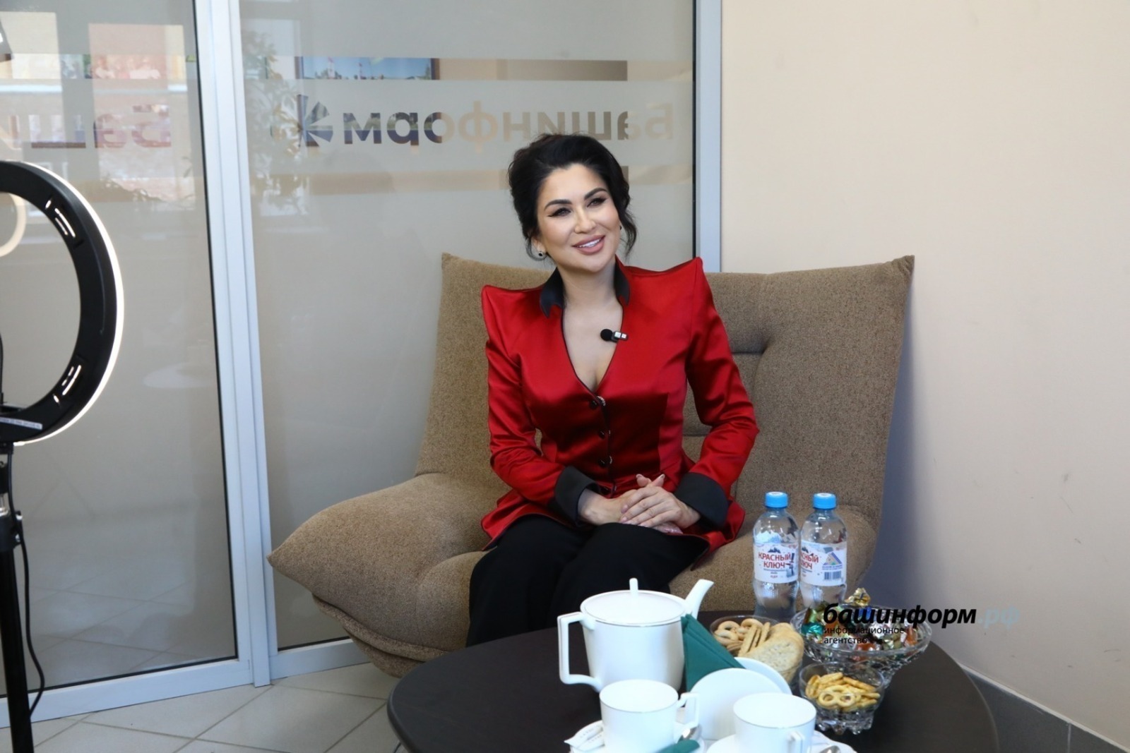 "Йырлай белмәйһең, бөтөнләй тауышың юҡ"...