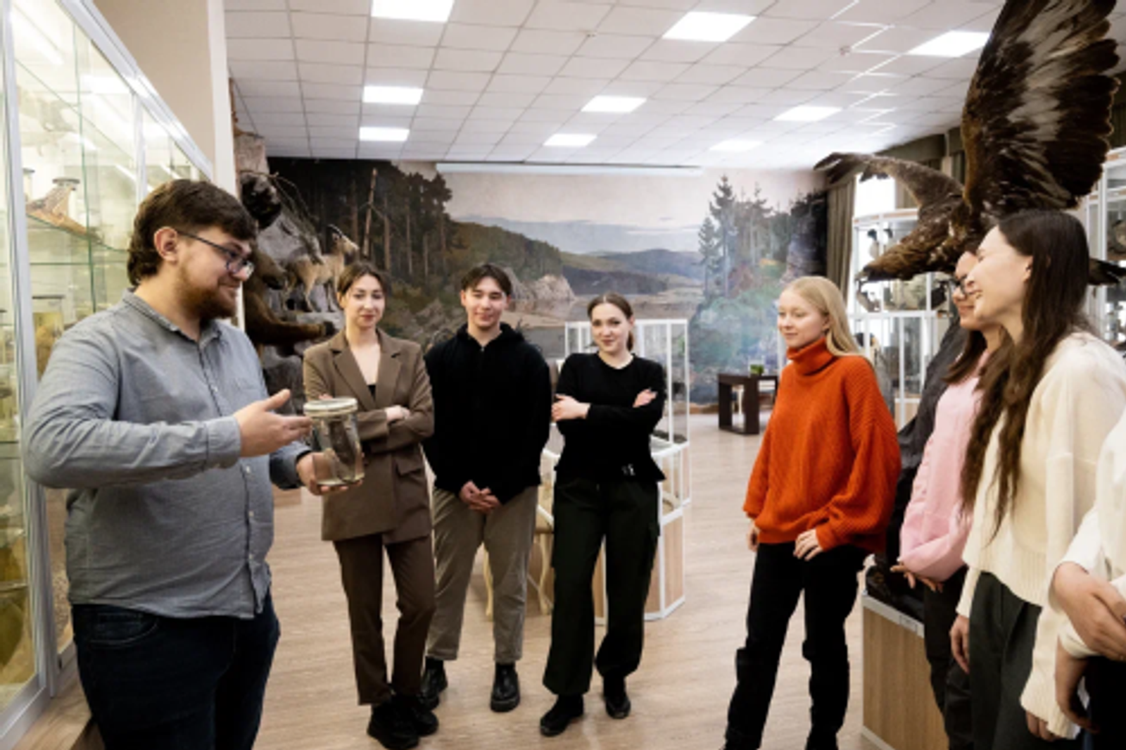 Вуз-ара кампус резиденты йәнә йәштәрҙе эшкә урынлаштырыу буйынса лидер