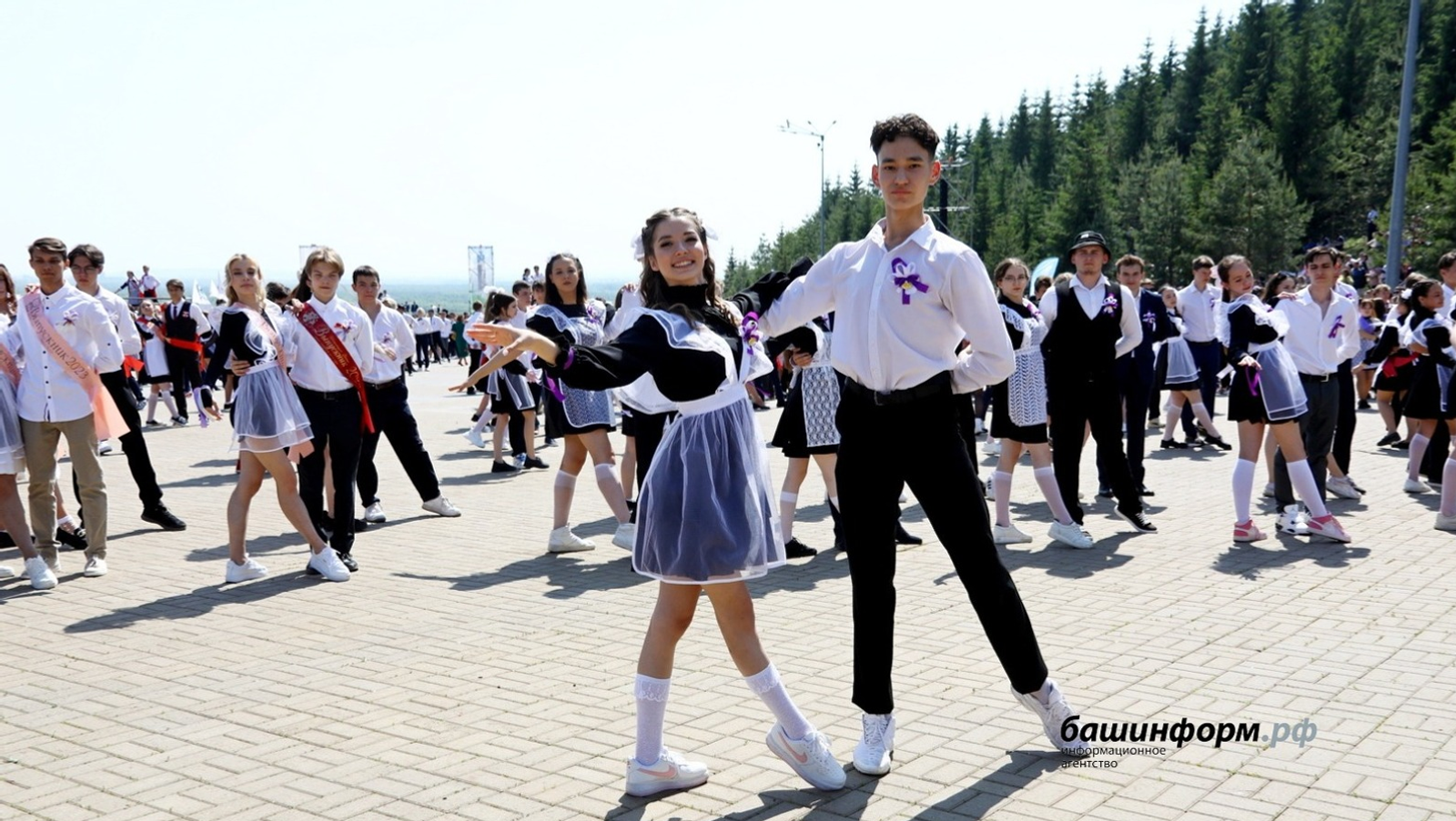 Өфө мәктәптәрендә һуңғы ҡыңғырау көнө билдәле булды